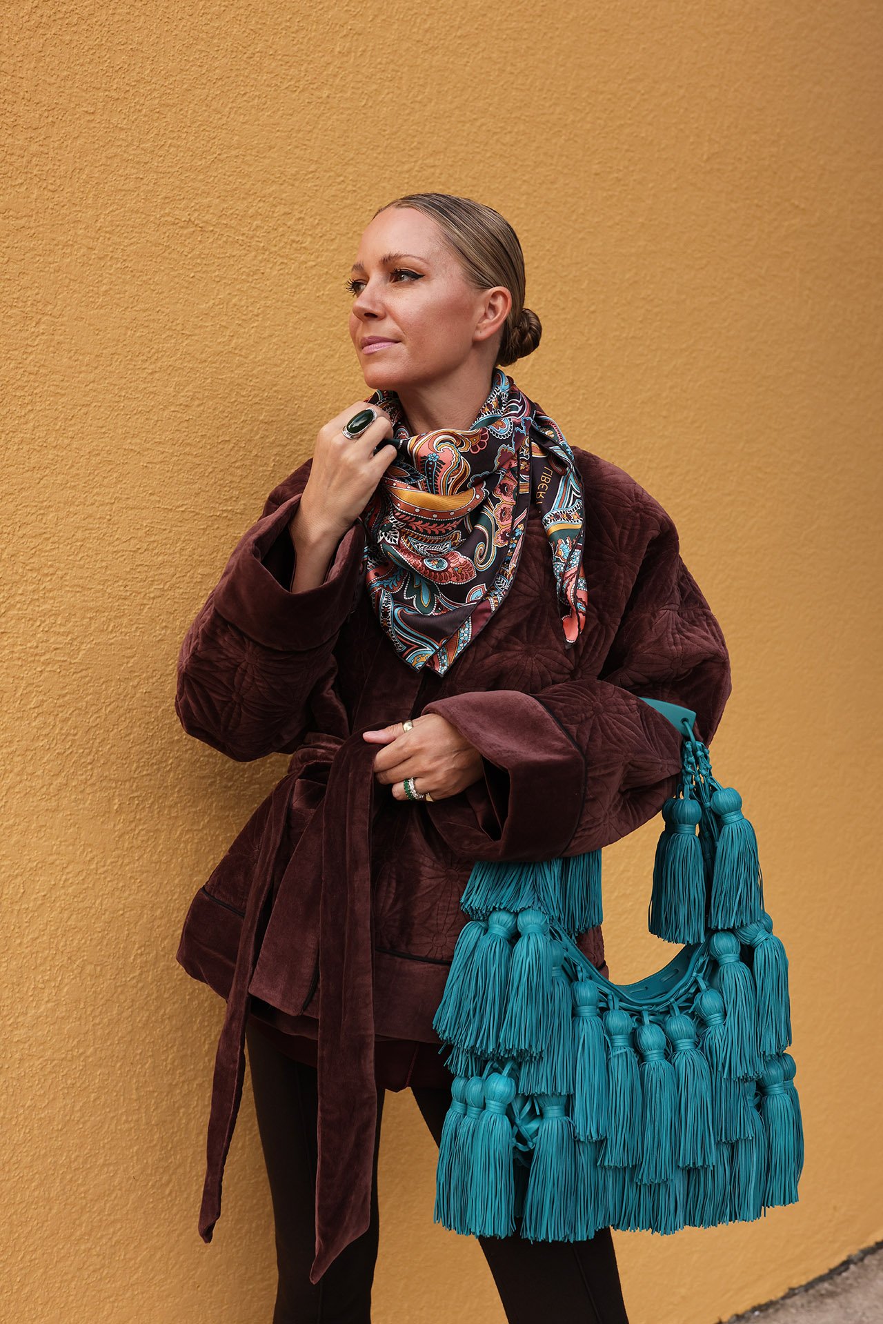 BER59001_1 thanksgiving style, how to wear pants on thanksgiving, outfit ideas for the holidays